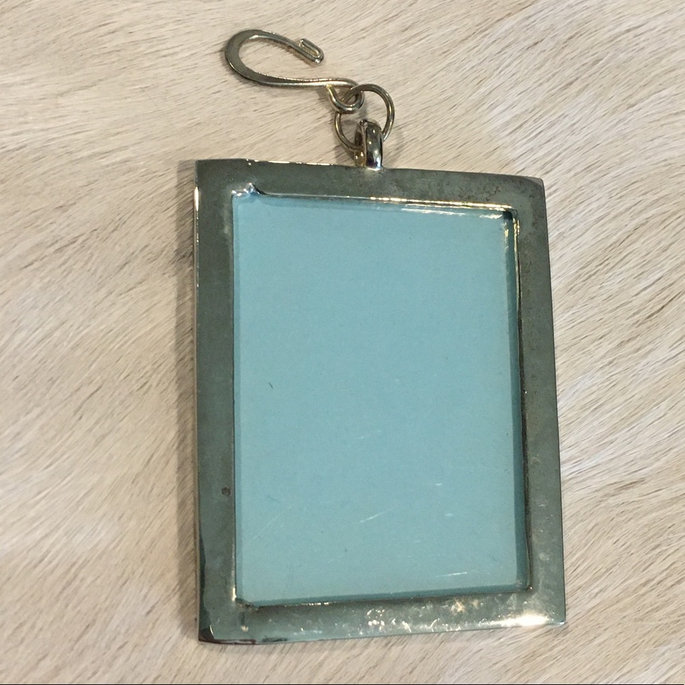 Frame Pendant - Picture 2 of 3